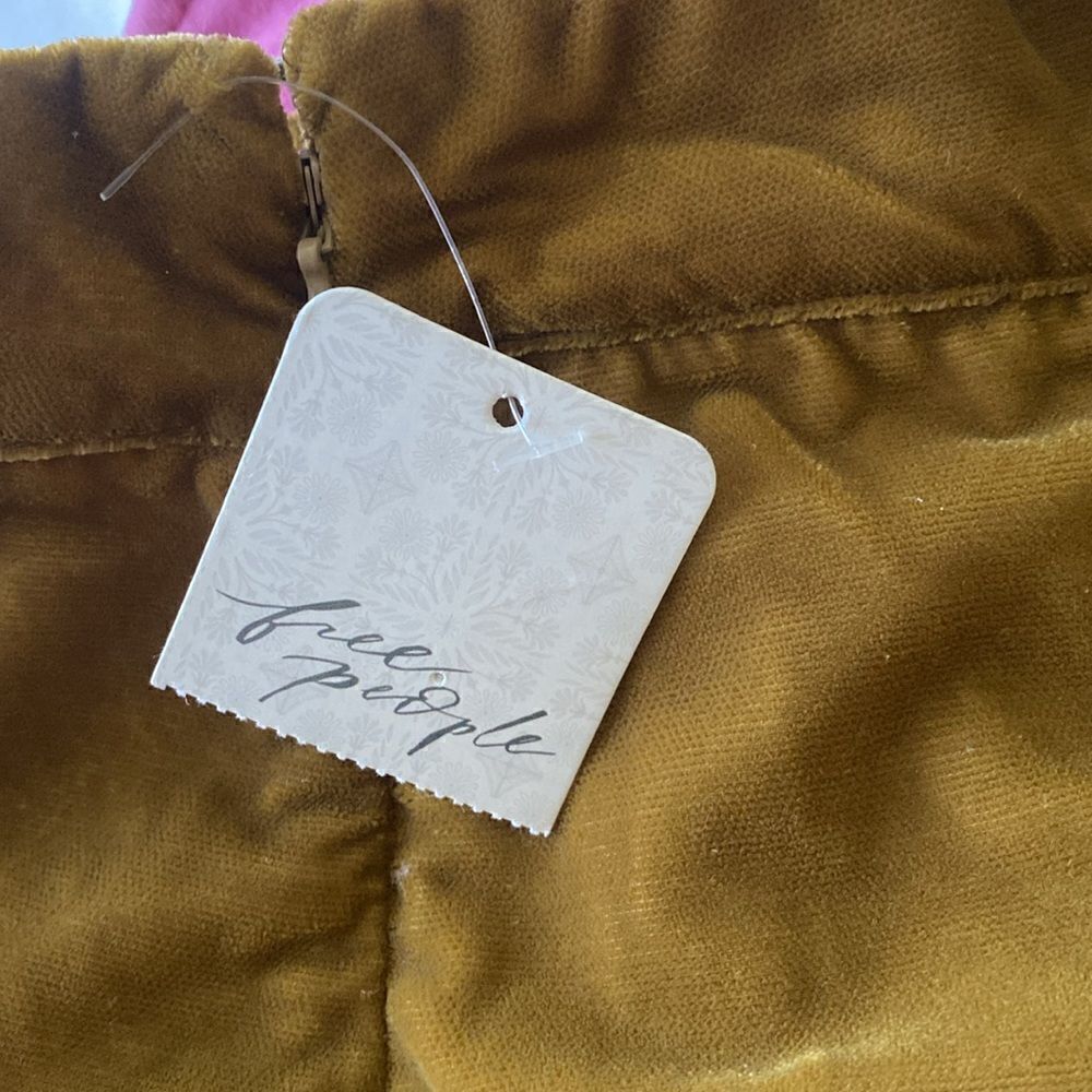 NWT - FREE PEOPLE VIVIENNE VELVET MINI SKIRT IN OLIVE GREEN SIZE: 0 - Picture 10 of 10